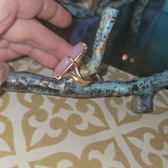 Kendra Scott Megan Pink Mother of Pearl Ring Size 6 - Picture 11 of 15